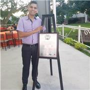 Licenciado en administración de empresas ofrece clases particulares en línea